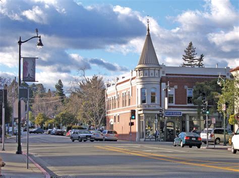 City of los gatos - Los Gatos (US: / l oʊ s ˈ ɡ ɑː t oʊ s, l ɔː s-/; Spanish: [los ˈɣatos]; Spanish for 'The Cats') is an incorporated town in Santa Clara County, California, United States. The population is 33,529 according to the 2020 census. 